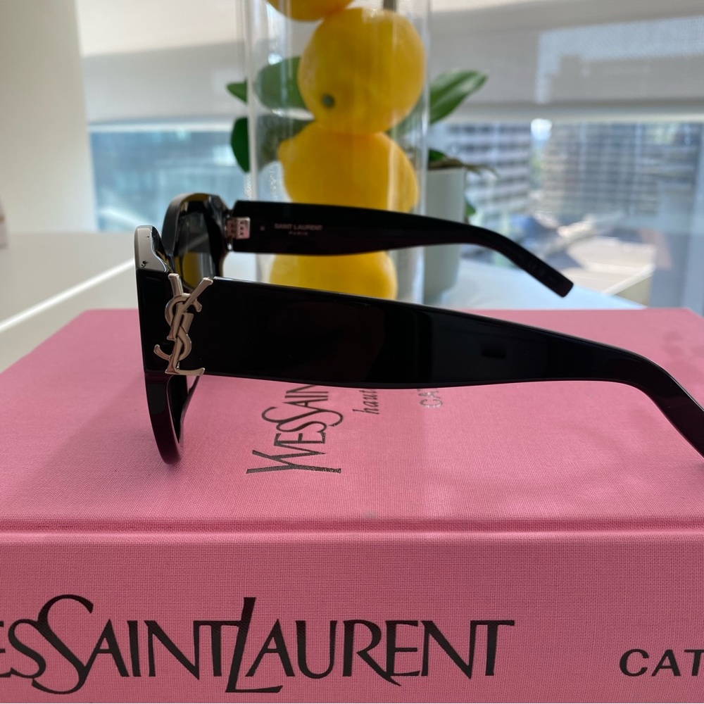 AUTHENTIC SAINT LAURENT SUNGLASSES - Picture 3 of 8